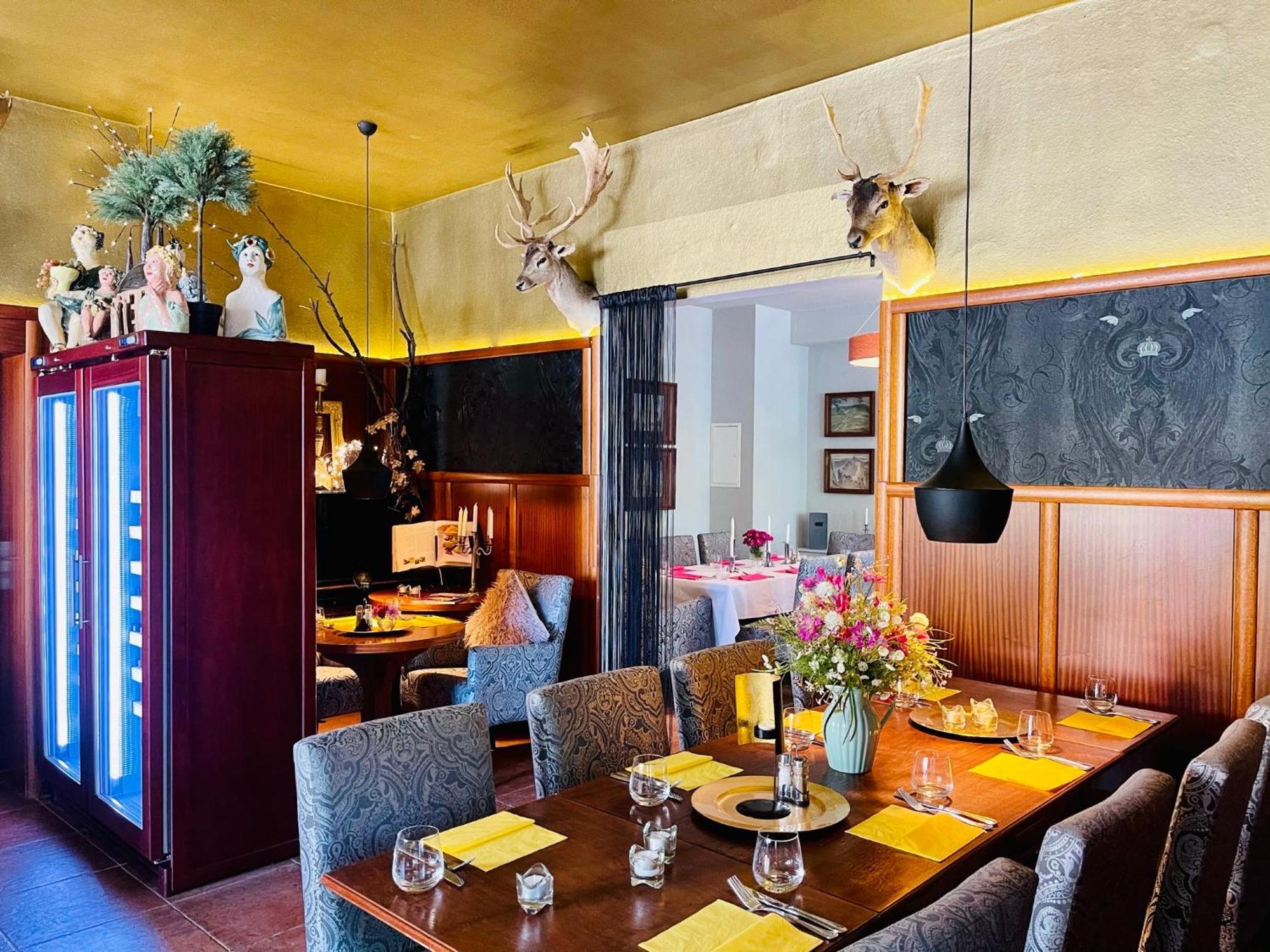 Zu Den Linden - Radebeul Pension Mit Restaurant ภายนอก รูปภาพ