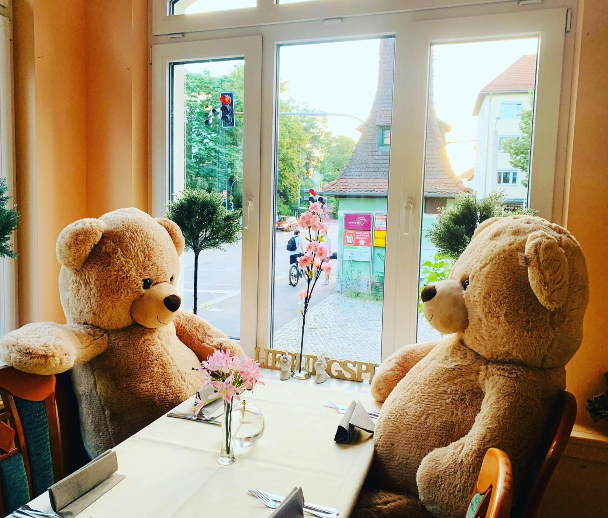 Zu Den Linden - Radebeul Pension Mit Restaurant ภายนอก รูปภาพ