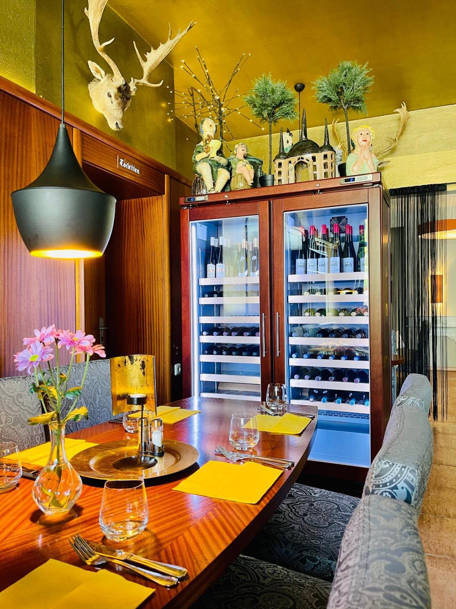 Zu Den Linden - Radebeul Pension Mit Restaurant ภายนอก รูปภาพ